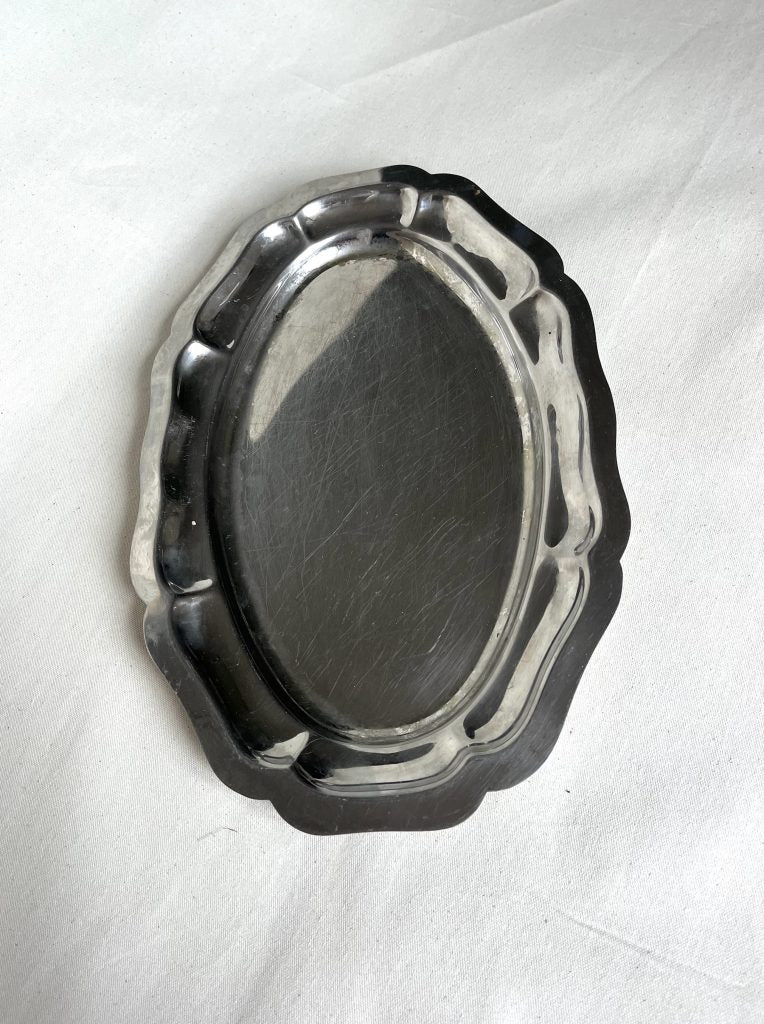 Scalloped edged serving plates