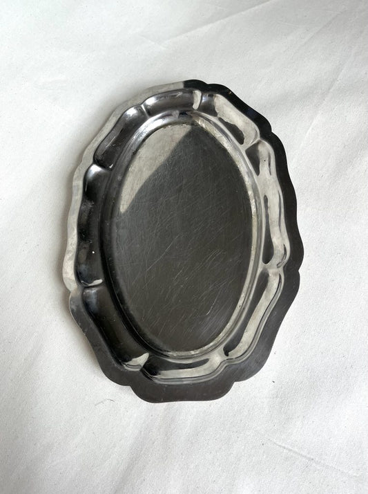 Scalloped edged serving plates