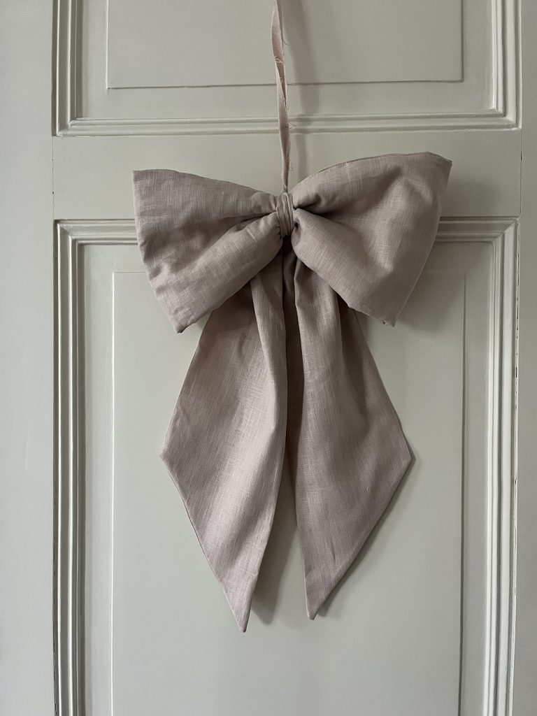 Festive XL bow soft pink